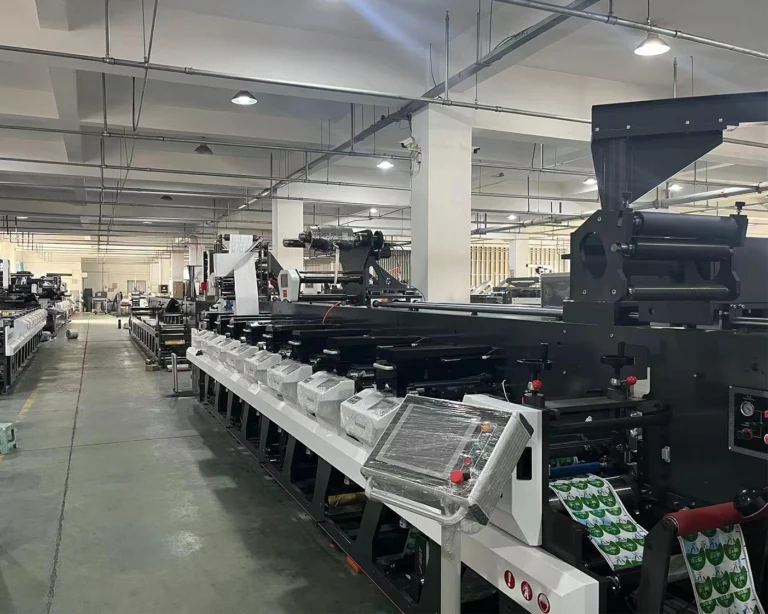 alt="Workshop testing flexo plate mounting machine for label flexographic printing machine production"